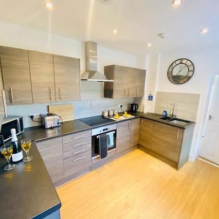 רוז'לי Cannock House ~ 4 Bedrooms All With Ensuite. מראה חיצוני תמונה