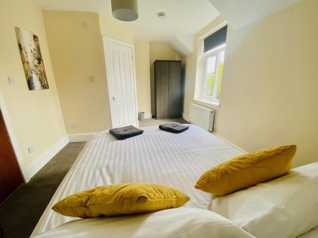 רוז'לי Cannock House ~ 4 Bedrooms All With Ensuite. מראה חיצוני תמונה