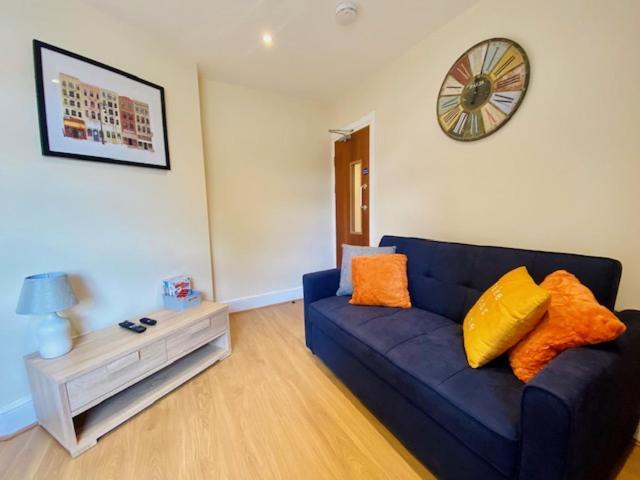 רוז'לי Cannock House ~ 4 Bedrooms All With Ensuite. מראה חיצוני תמונה
