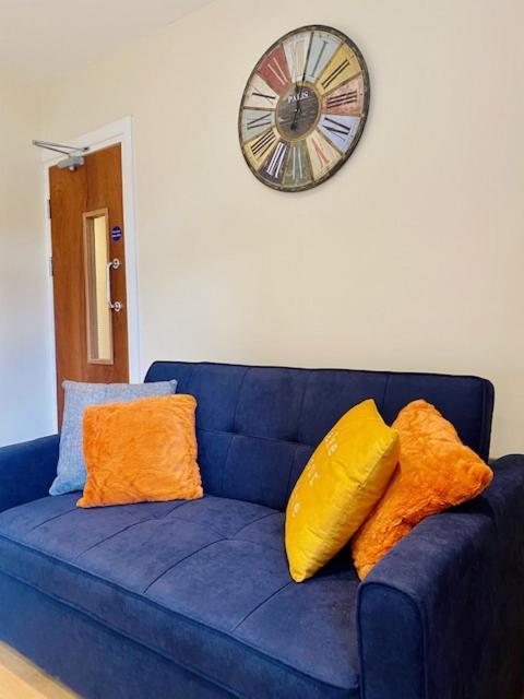 רוז'לי Cannock House ~ 4 Bedrooms All With Ensuite. מראה חיצוני תמונה