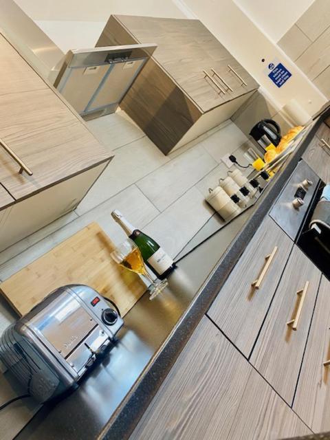 רוז'לי Cannock House ~ 4 Bedrooms All With Ensuite. מראה חיצוני תמונה