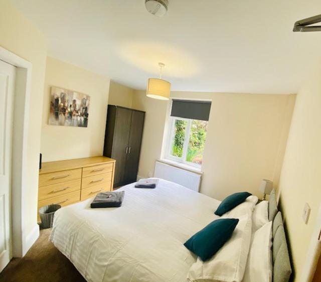 רוז'לי Cannock House ~ 4 Bedrooms All With Ensuite. מראה חיצוני תמונה